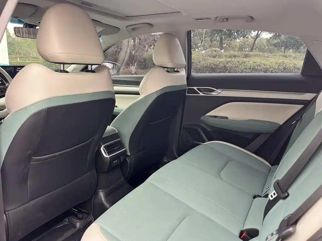 GEELY AUTOMOBILE EMGRAND L HIP