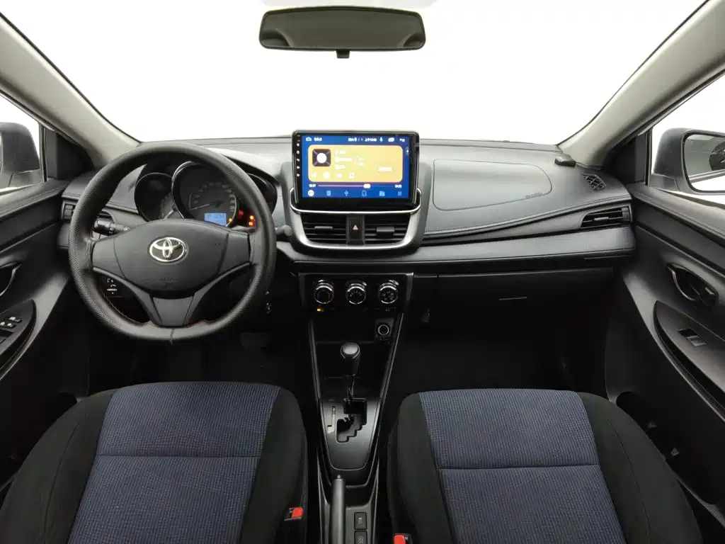 Toyota Yaris L — миниатюра 5