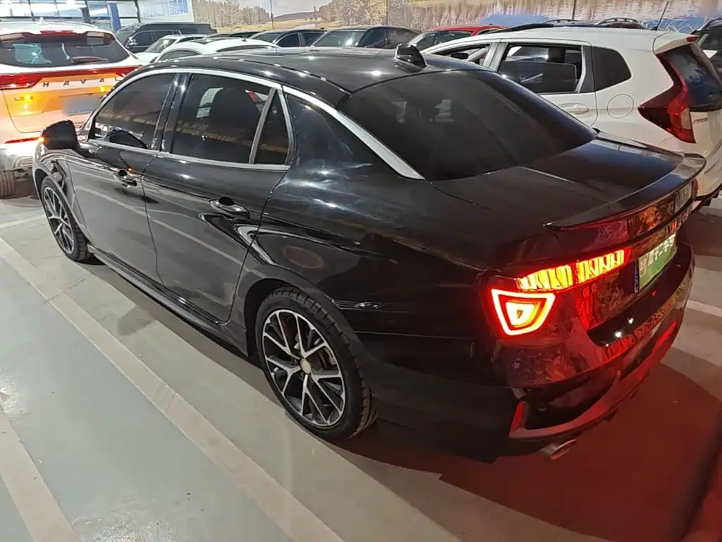 Lynk & Co 03 — миниатюра 5