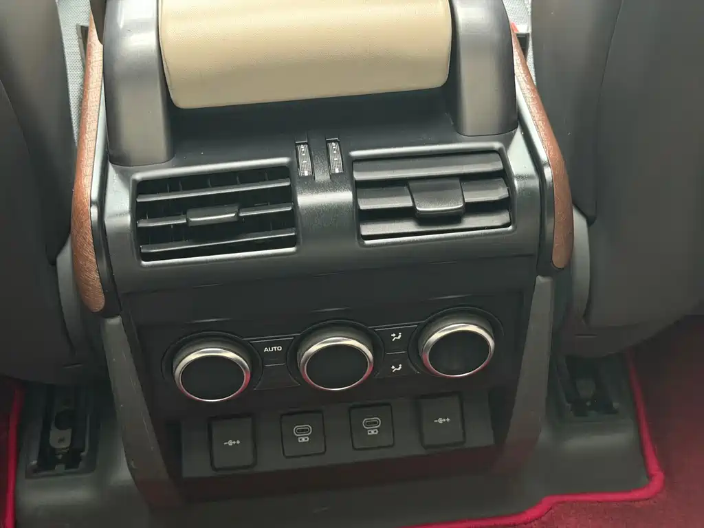 Land Rover Defender — миниатюра 13