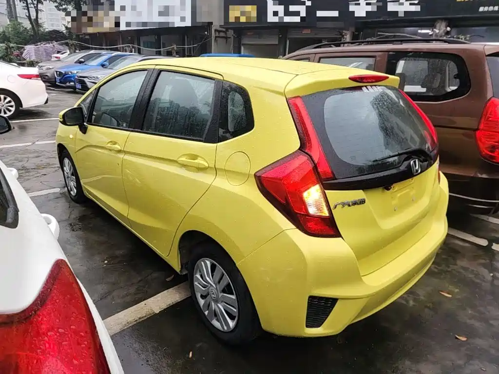 Honda Fit — миниатюра 5