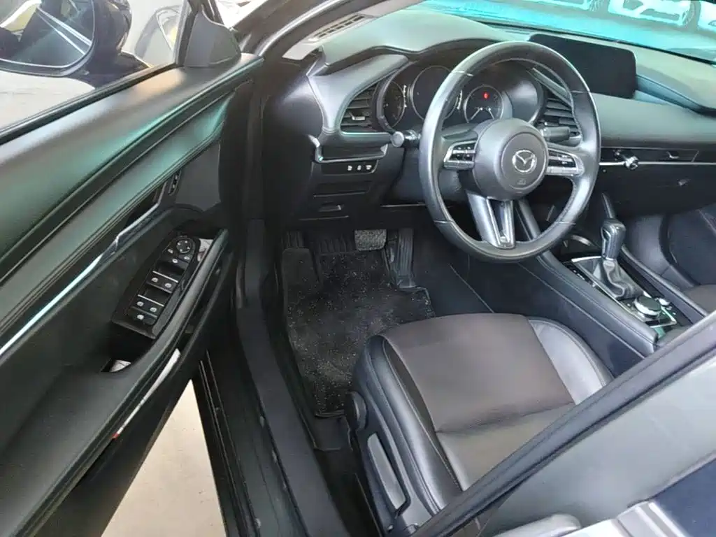 Mazda 3 Axela — миниатюра 16