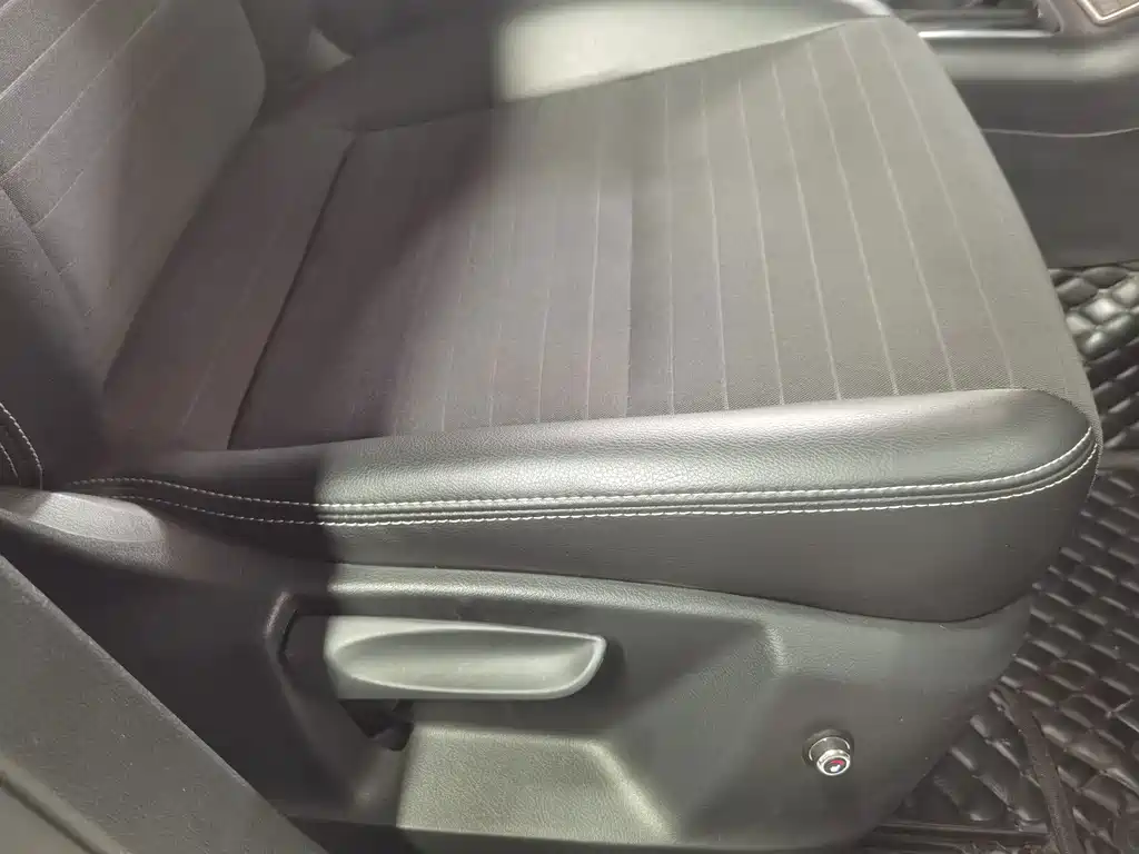 Volkswagen Tiguan — миниатюра 20