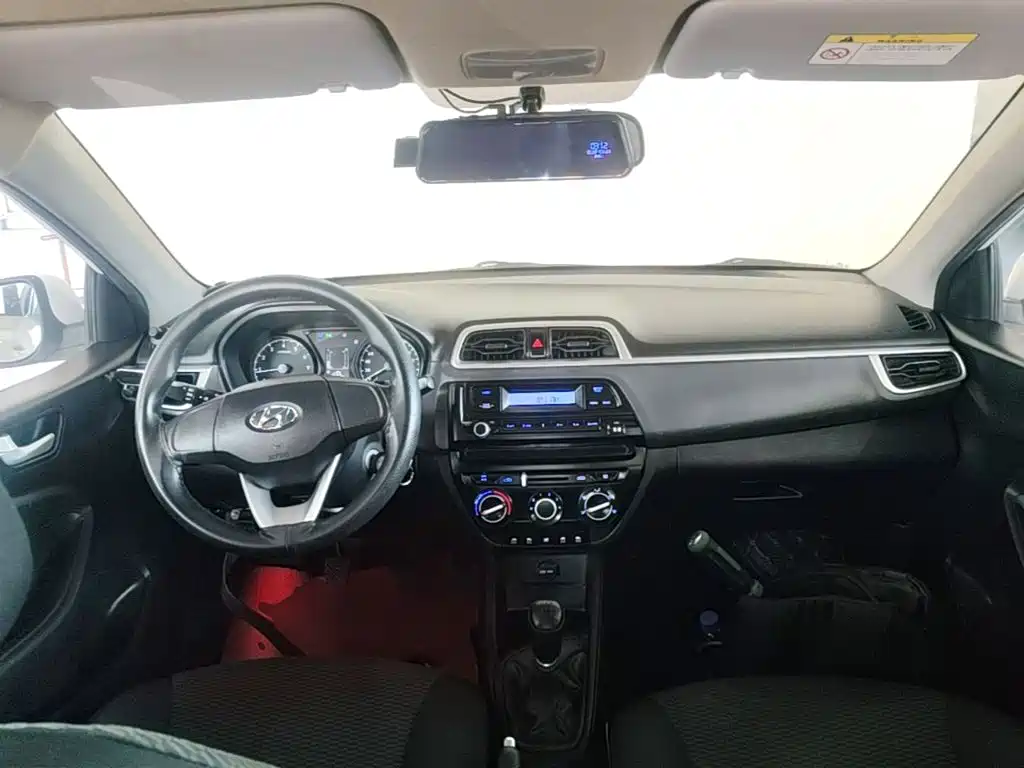 Hyundai Verna — миниатюра 10