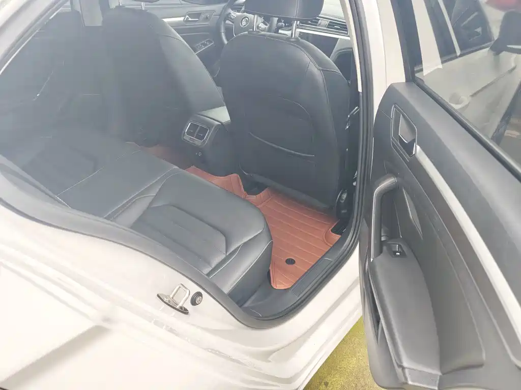 Volkswagen Lamando — миниатюра 11