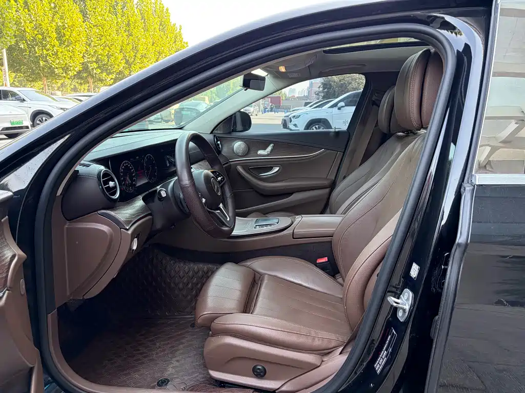 Mercedes-Benz E-Class — миниатюра 4