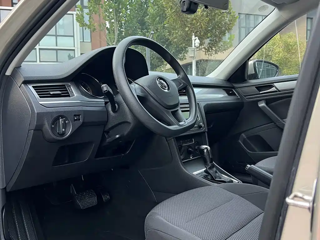 Volkswagen Bora — миниатюра 4