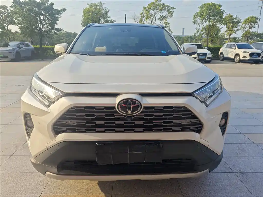 Toyota RAV4 — миниатюра 6