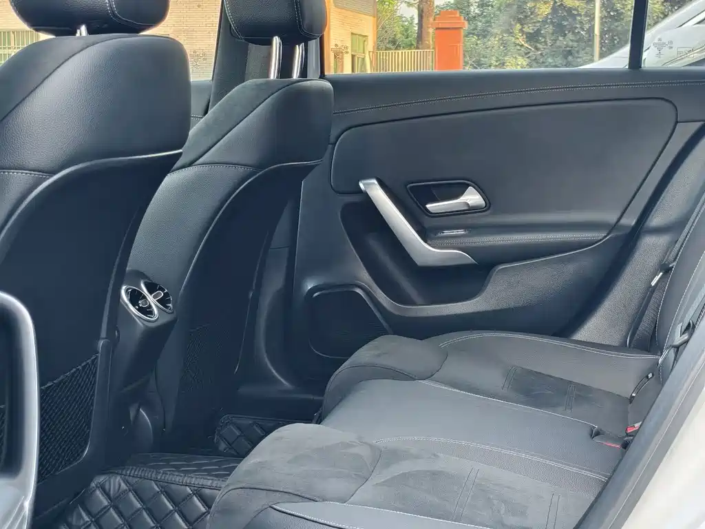 Mercedes-Benz A-Class — миниатюра 6