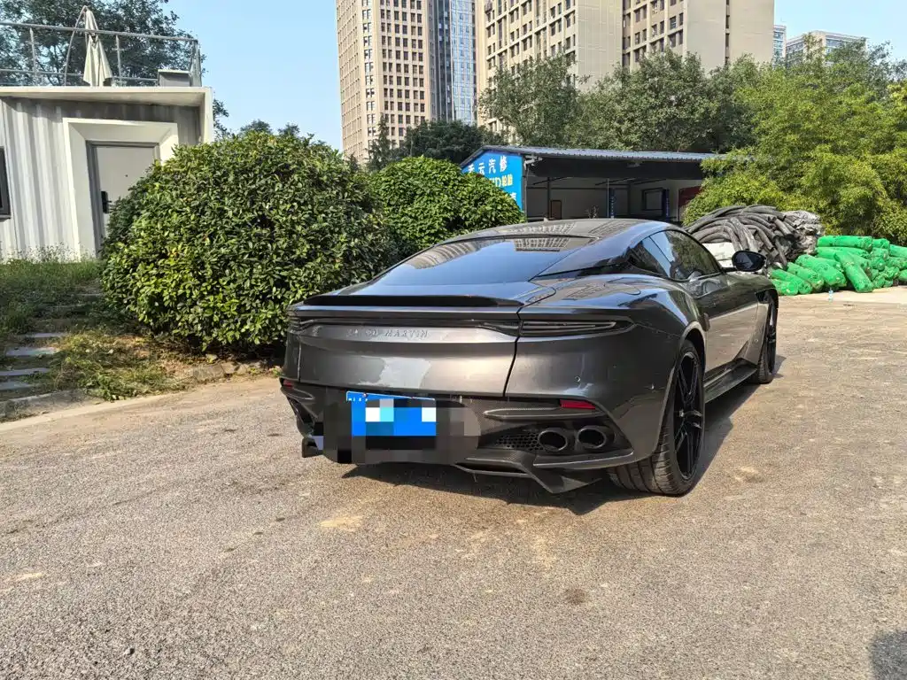 Aston Martin DBS — миниатюра 3