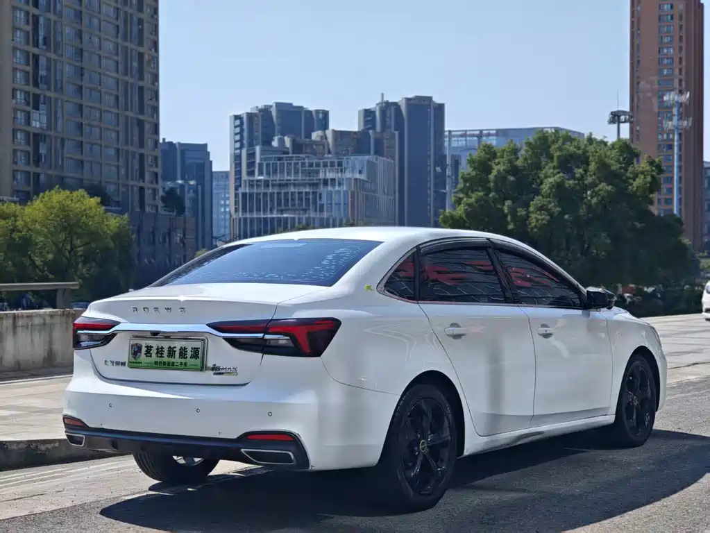 Roewe i6 MAX New Energy — миниатюра 17