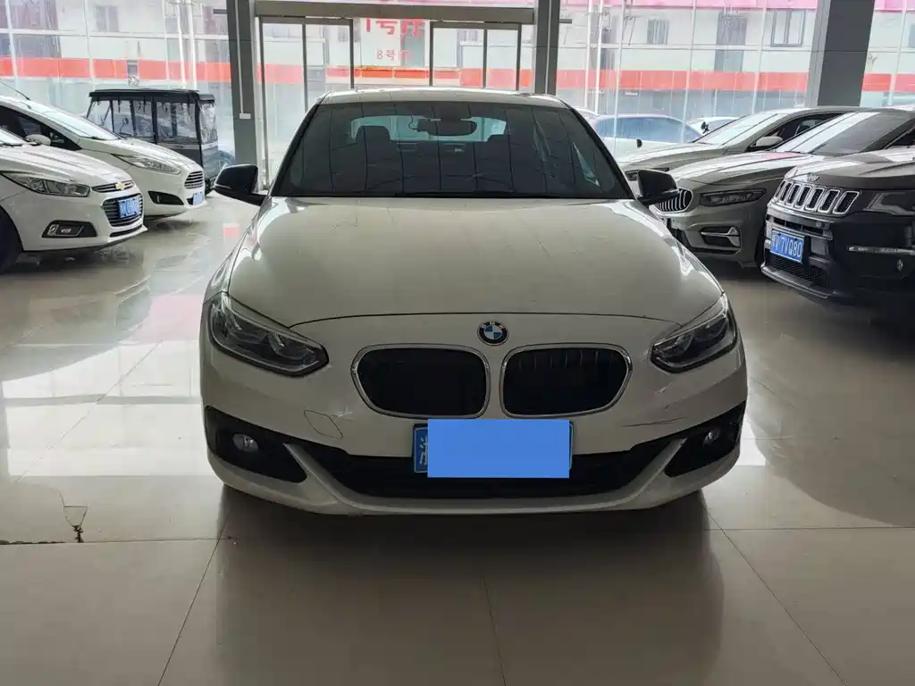 BMW  1 SERIES