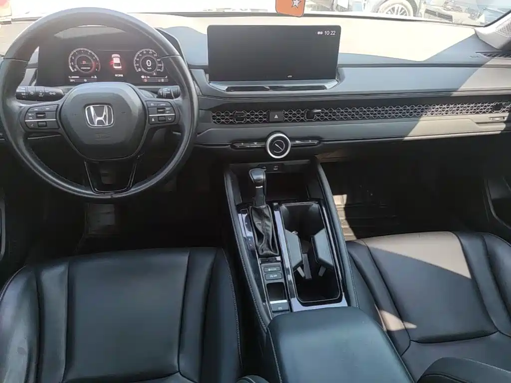 Honda Accord — миниатюра 13
