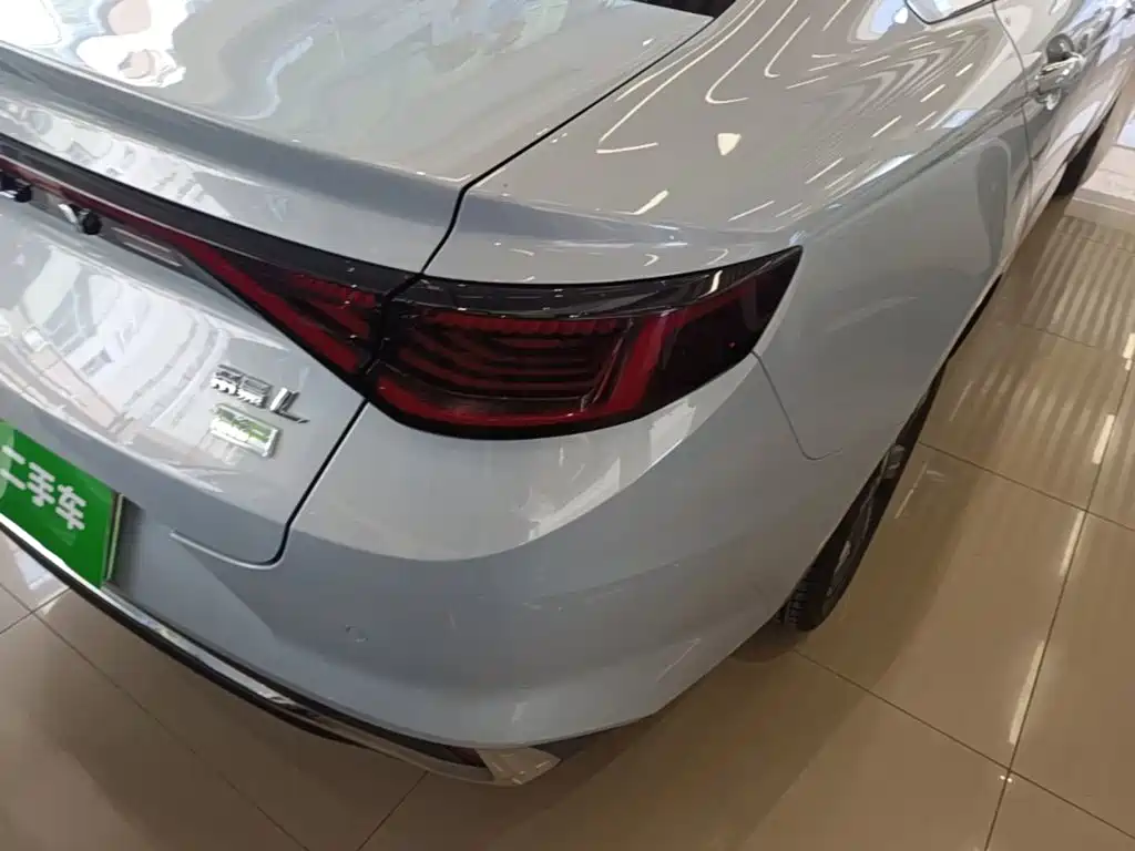 Geely L HiP — миниатюра 8