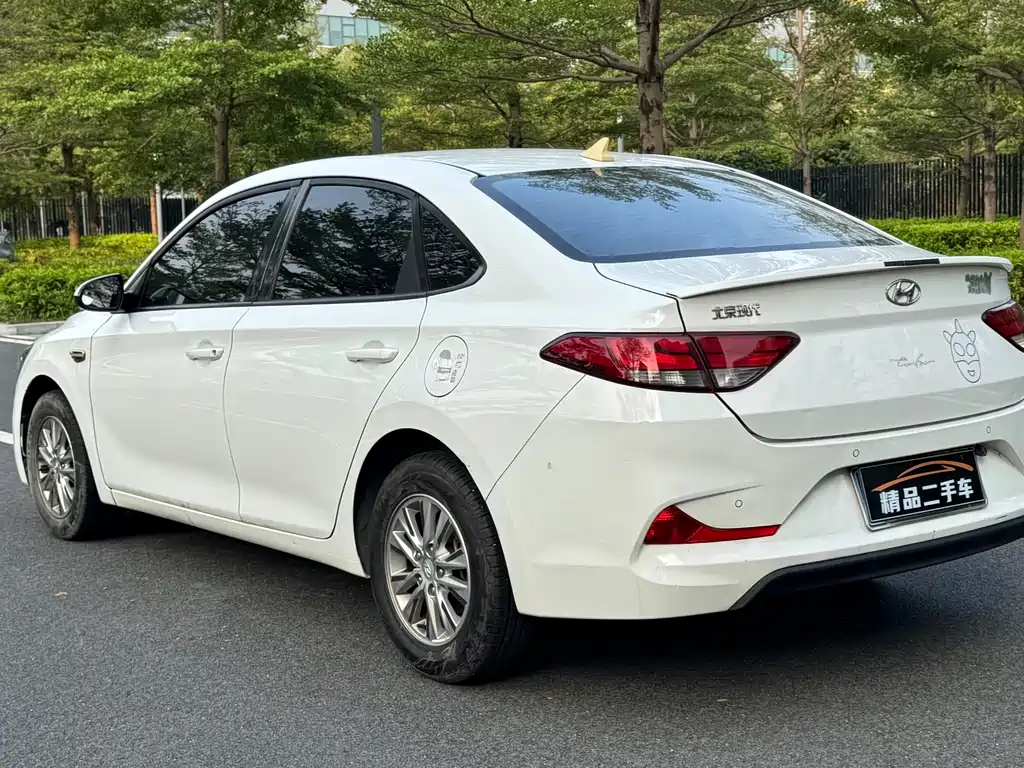 Hyundai Elantra — миниатюра 26