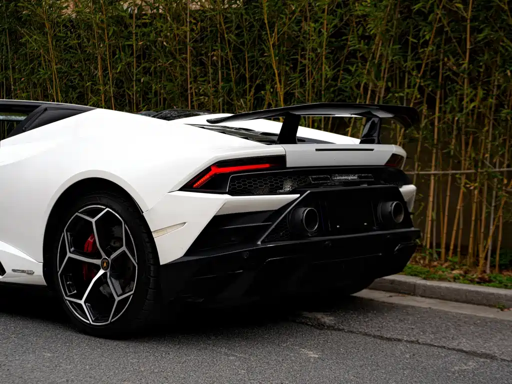 LAMBORGHINI HURACÁN