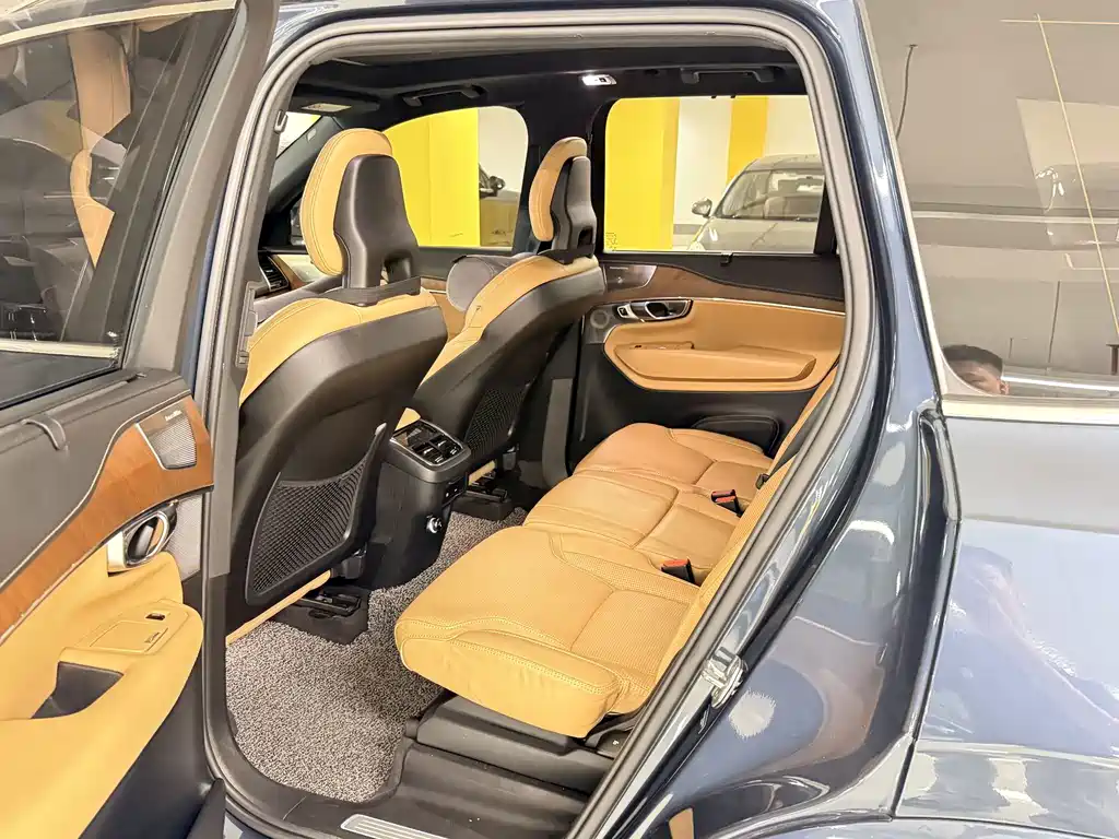 Volvo XC90 — миниатюра 4