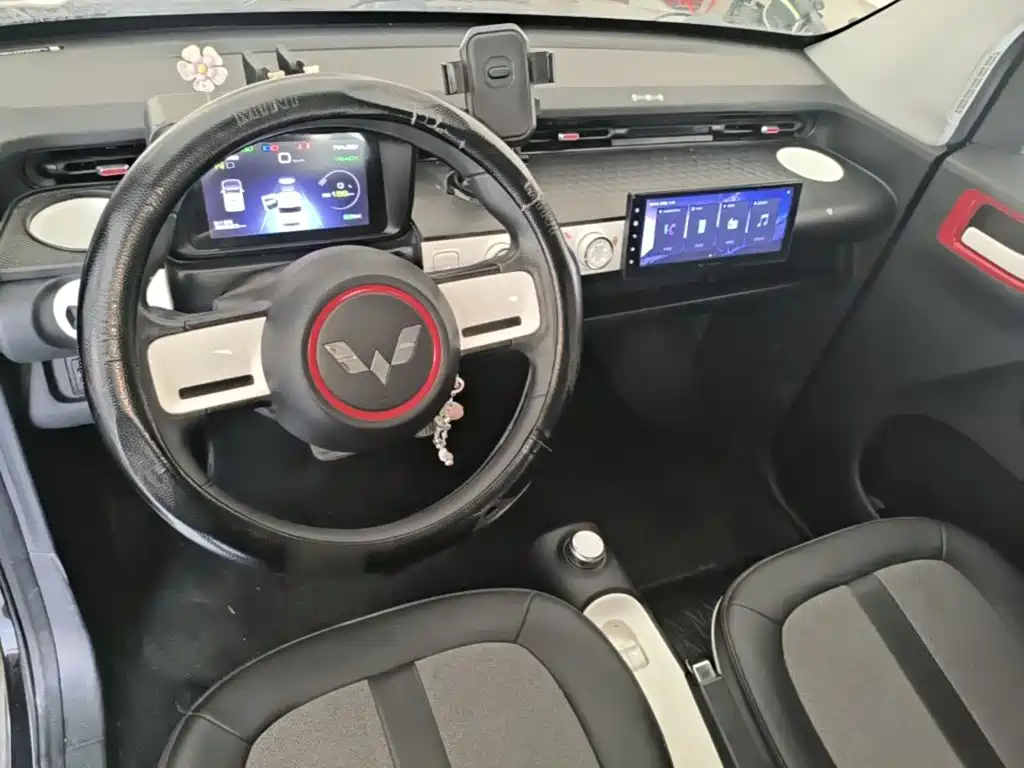 Wuling MINIEV — миниатюра 10