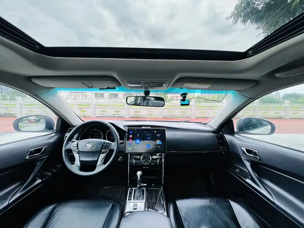 Toyota Reiz — миниатюра 5