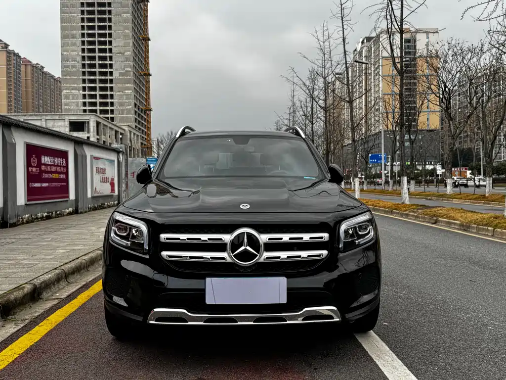 MERCEDES-BENZ GLB