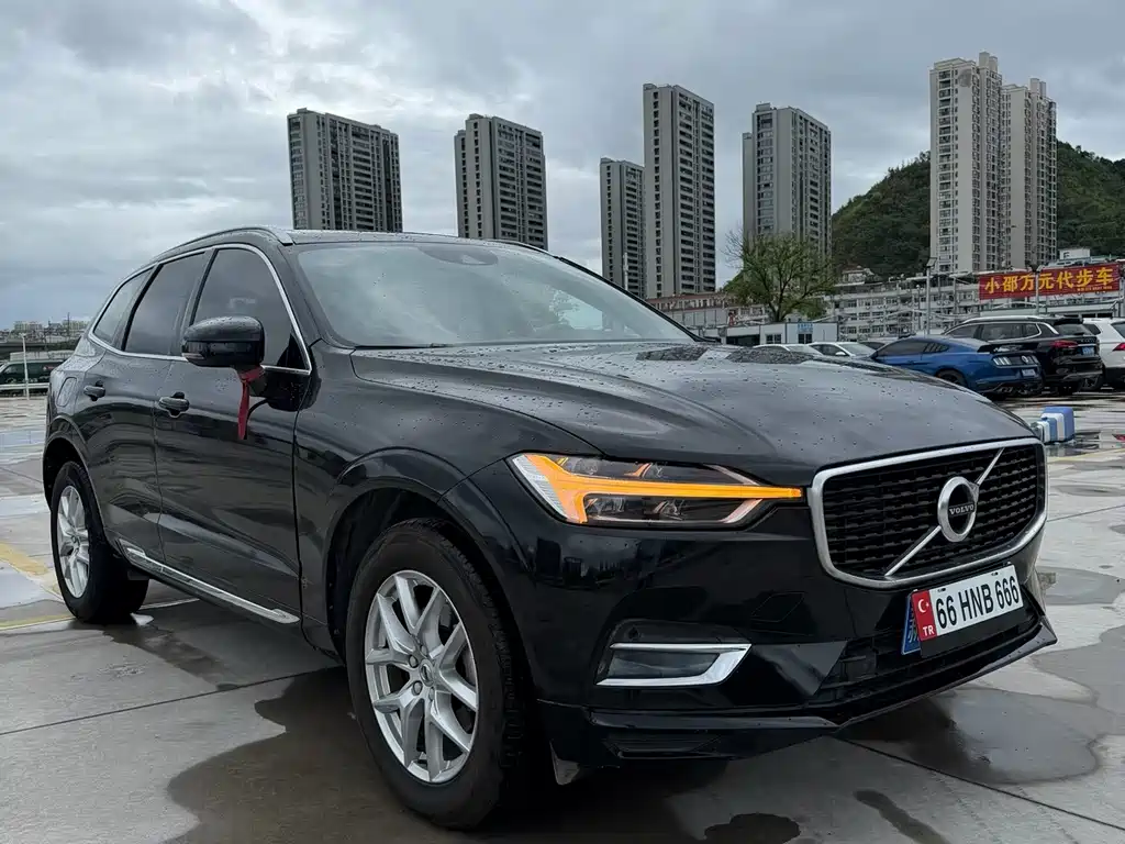 Volvo XC60 T5 4WD Smart Leisure Luxury Edition, фото 3