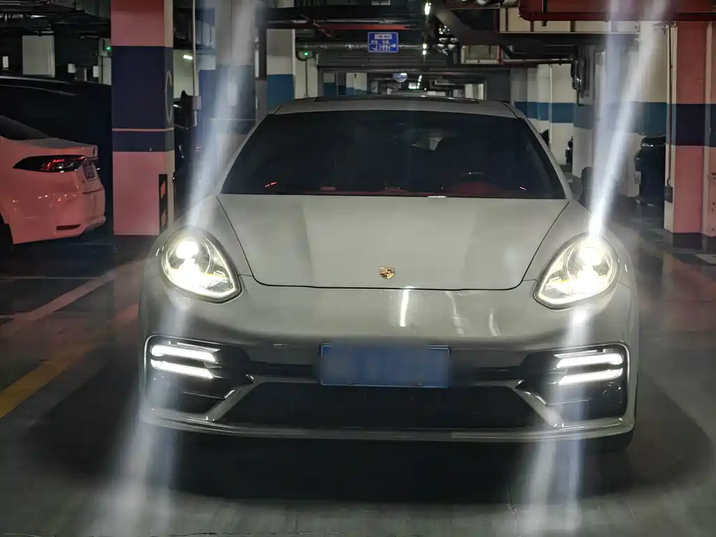 Porsche Panamera — миниатюра 2