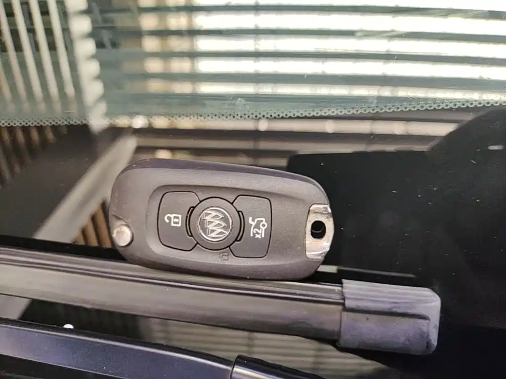 Buick Verano — миниатюра 9