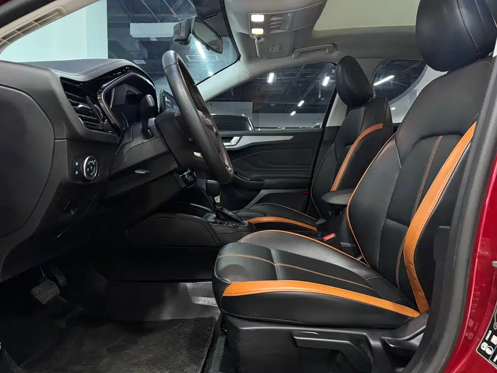 Ford Focus 2022 EcoBoost 180 AT