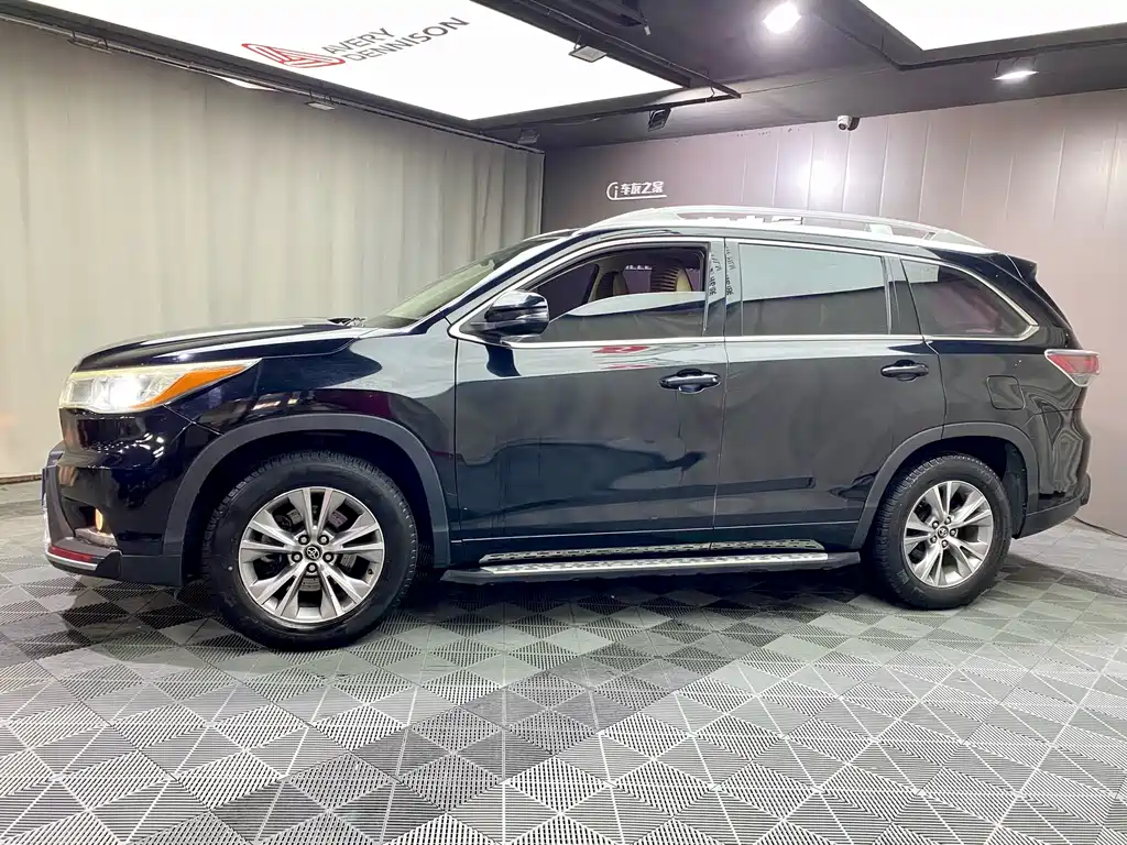 Toyota Highlander 2015 2.0T Elite 7 мест