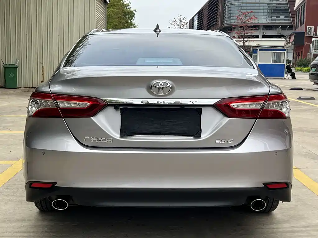 TOYOTA CAMRY