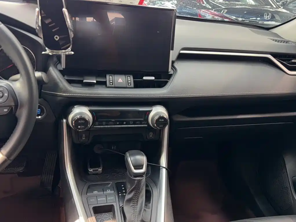 Toyota Wildlander — миниатюра 5