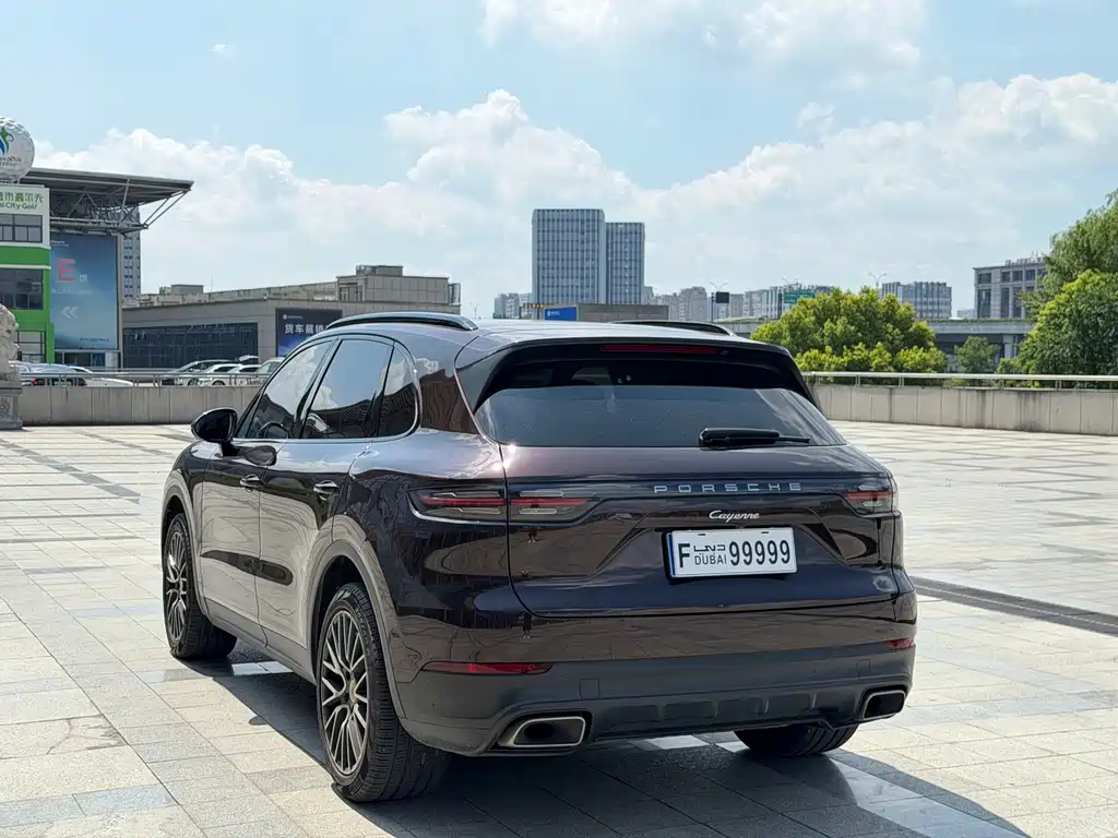 Porsche Cayenne — миниатюра 5