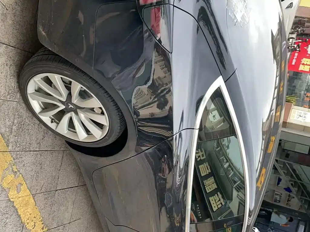 Tesla Model 3 — миниатюра 3