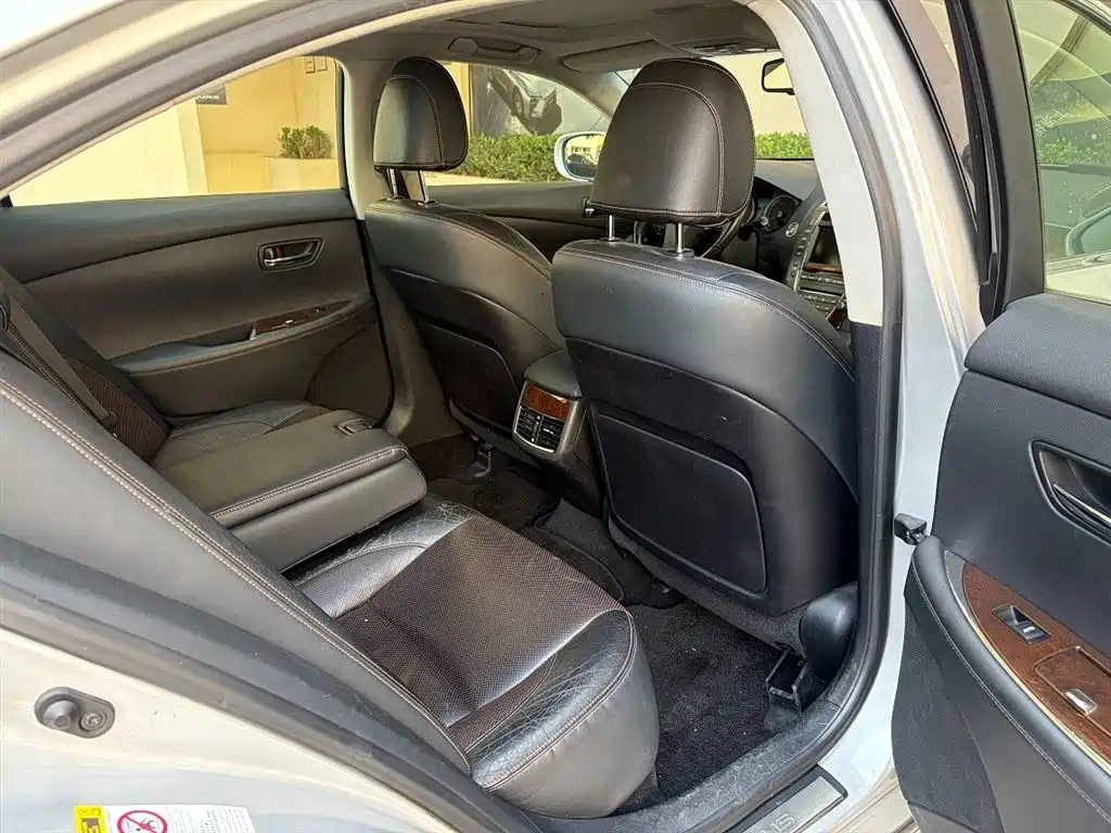 Lexus ES — миниатюра 9