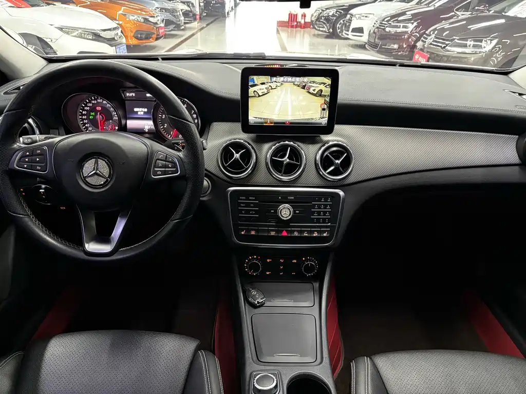 Mercedes-Benz GLA — миниатюра 5