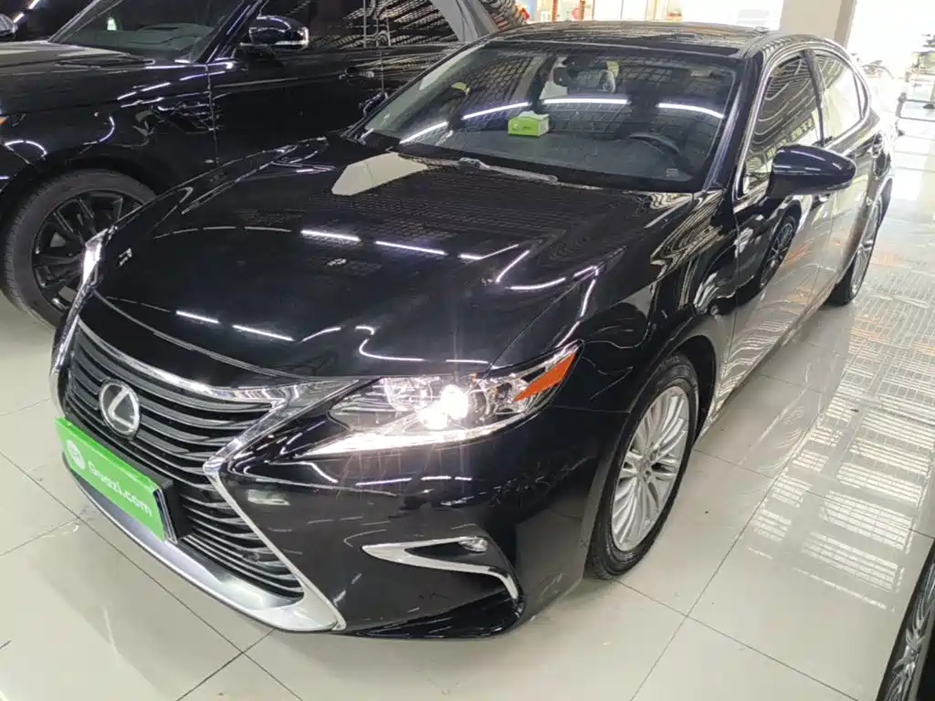 Lexus ES — миниатюра 2