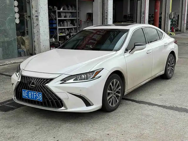 LEXUS ES 2022