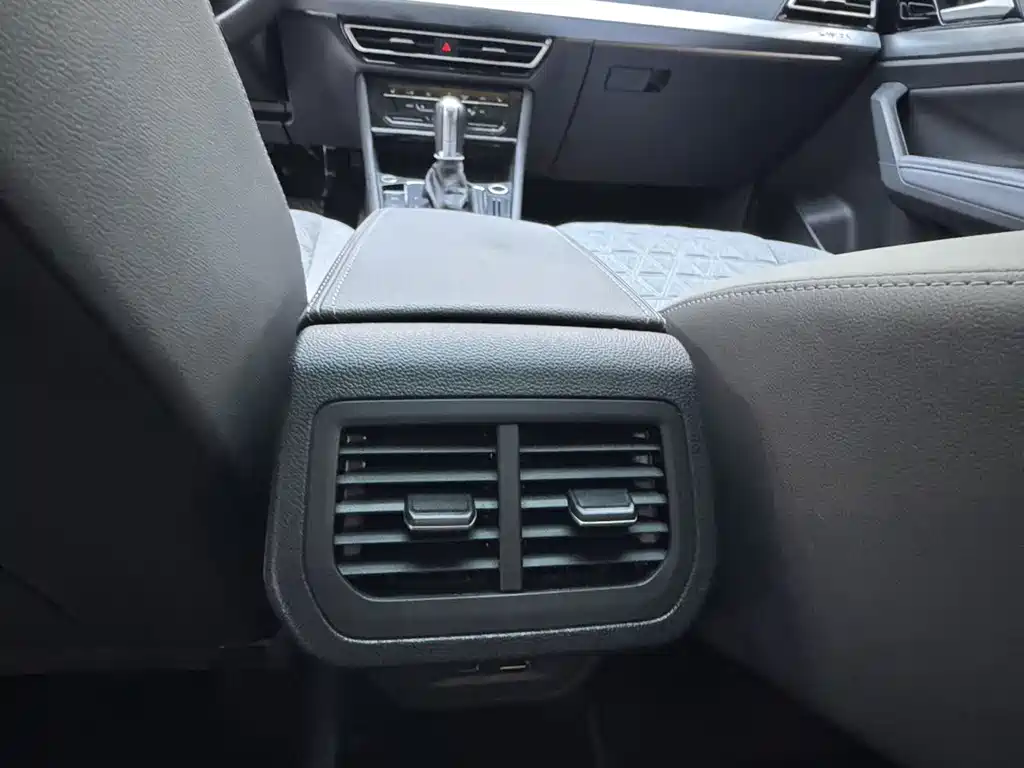 Volkswagen Lavida — миниатюра 13