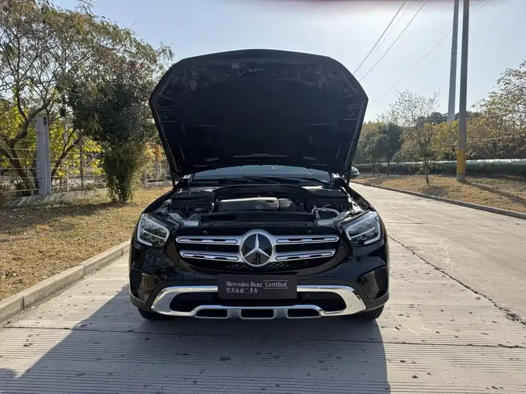 MERCEDES-BENZ GLC