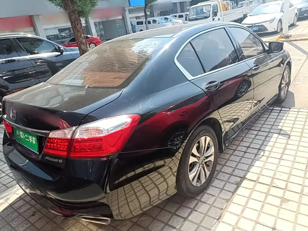 Honda Accord — миниатюра 7