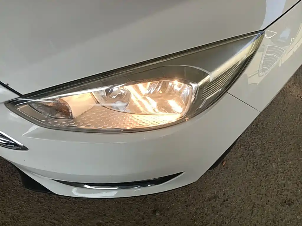 Ford Focus — миниатюра 24