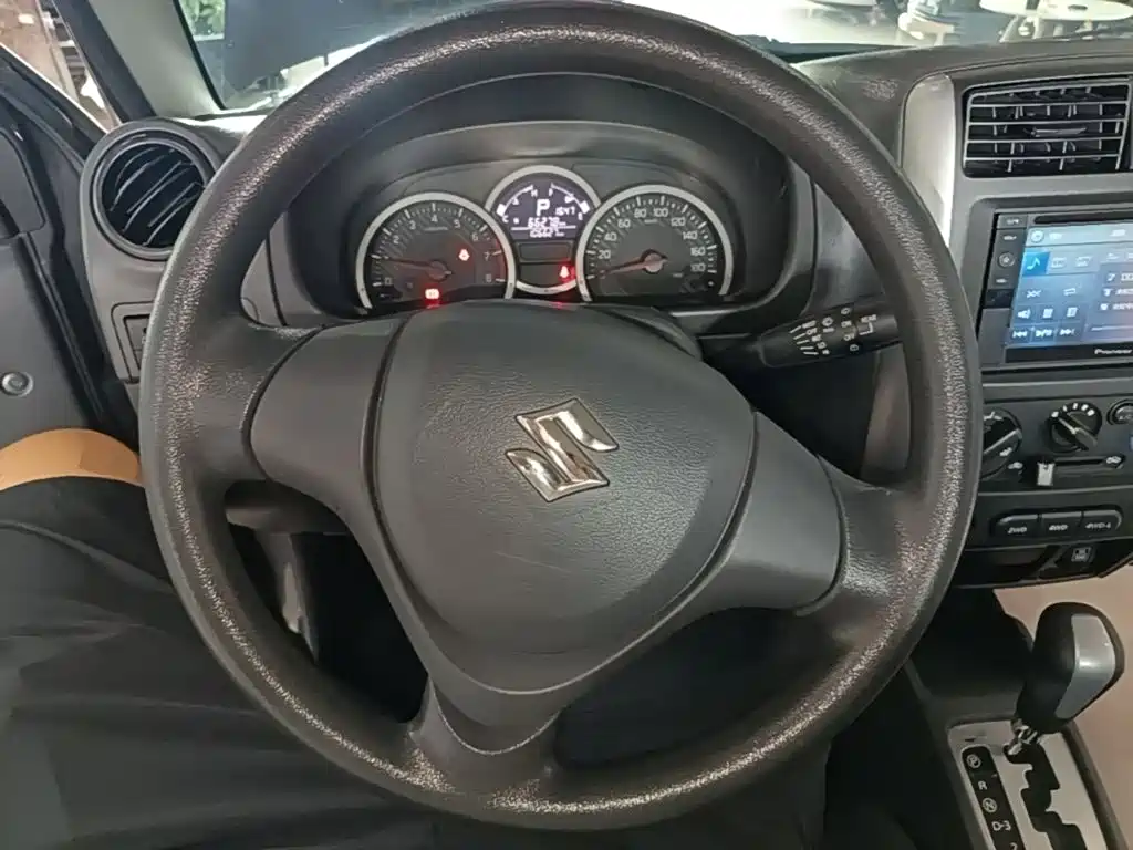 Suzuki Jimny — миниатюра 11
