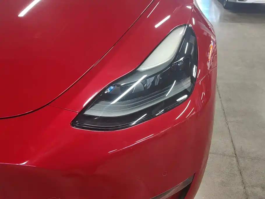 Tesla Model Y — миниатюра 5