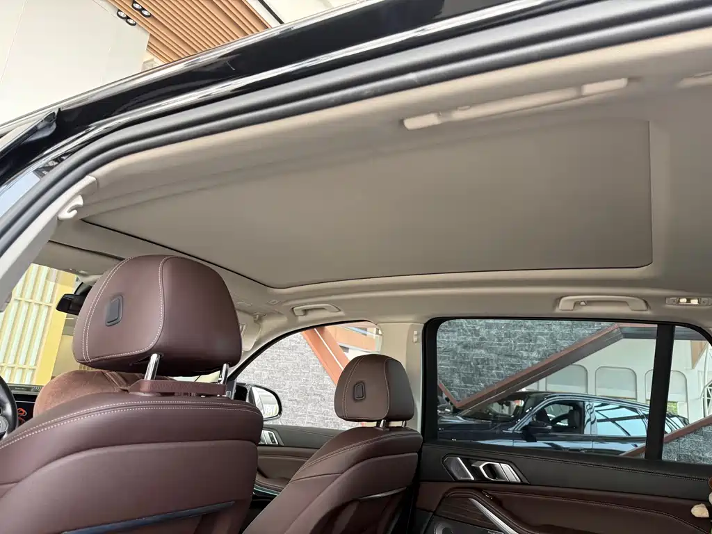 BMW X5 2022 xDrive 30Li Premium M Sport