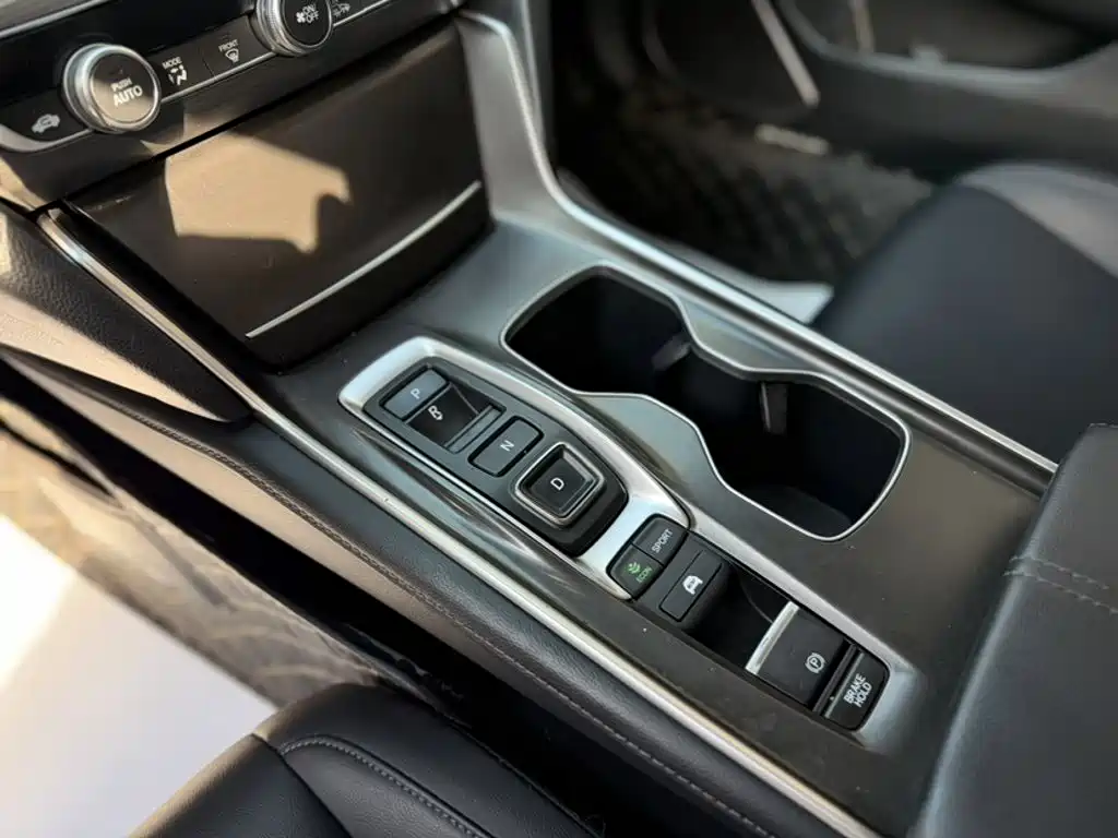 Honda Accord — миниатюра 16