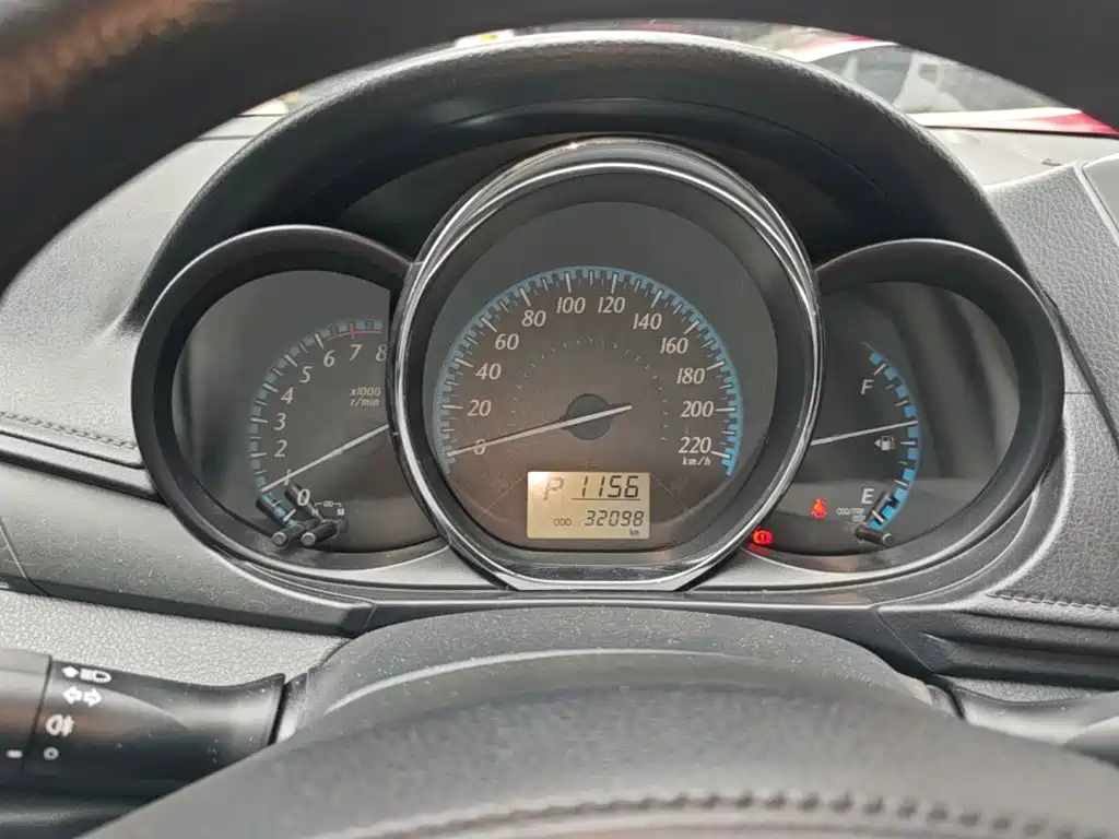 Toyota Yaris L — миниатюра 12