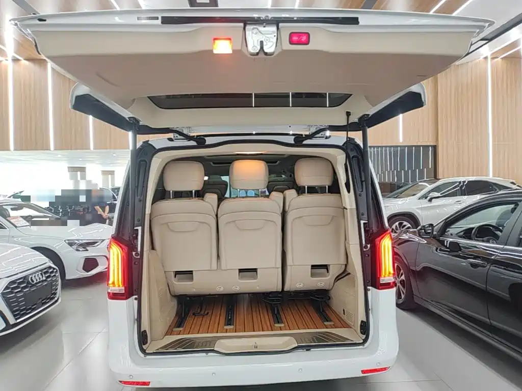 Mercedes-Benz V-Class — миниатюра 19