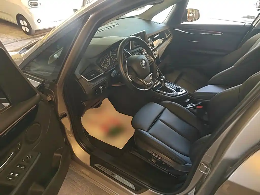 BMW 2 Series Active Tourer — миниатюра 16