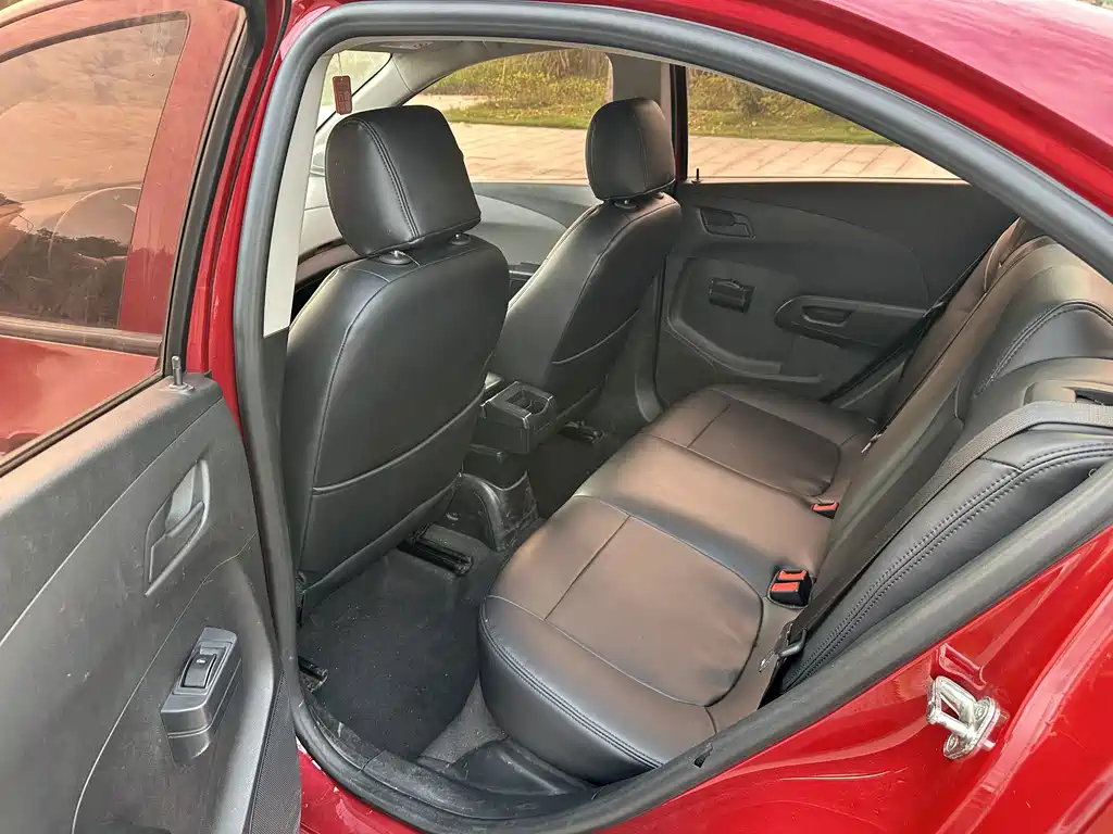 Chevrolet Aveo — миниатюра 12