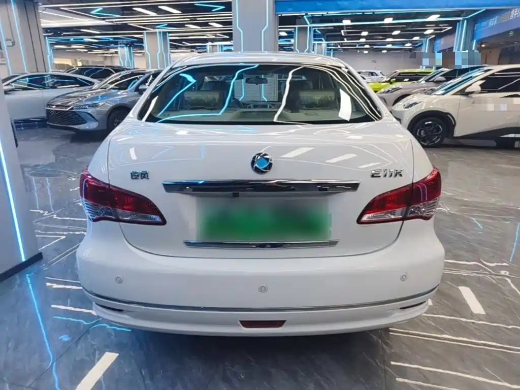 Dongfeng E11K — миниатюра 6